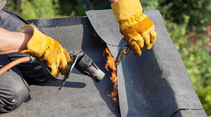 Professional residential roofers in Henryville, IN